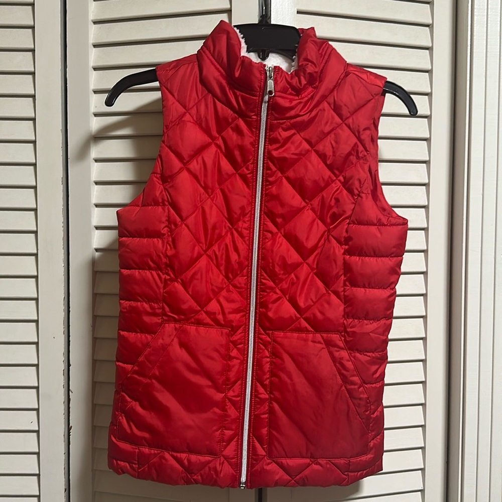 “So” Red quilted vest with inner Sherpa lining